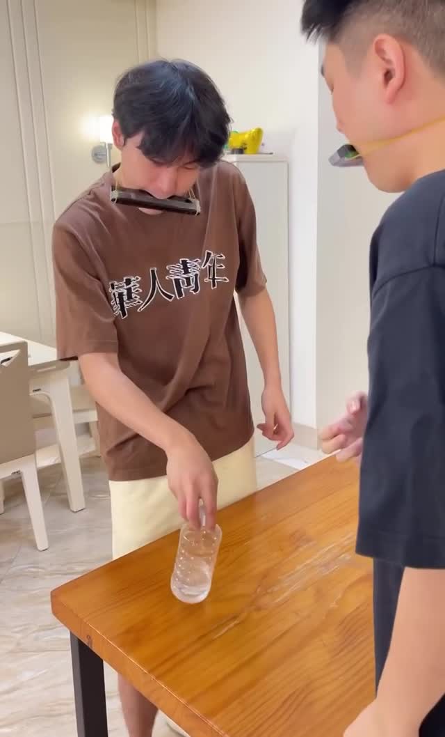 Vidéo Le Jeu De La Bouteille