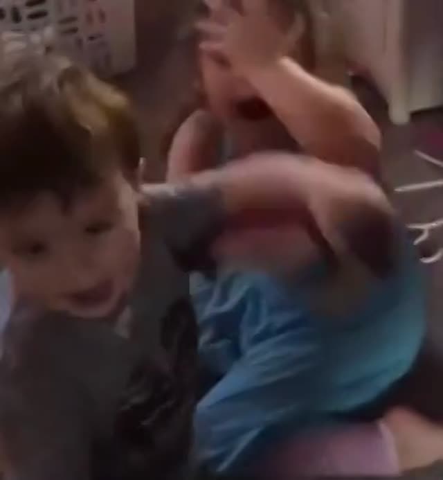 Vidéo Faire Peur à Ses Enfants