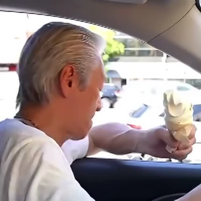 Une Glace Avec Un Gout Particulier 3